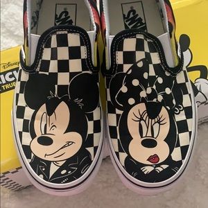 Mickey True Original class slip on Vans